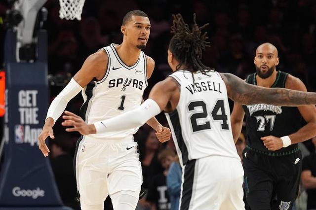 华体会-NBA季后赛｜文班亚马如天神下凡，马刺夺回主场优势